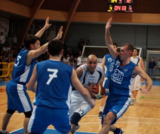 Partita di solidarietà: basket & artisti "Insieme per l'Emilia"