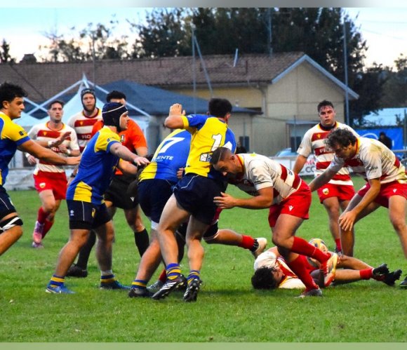 La Fiorini Pesaro Rugby festeggia la vittoria con Settimo Torinese