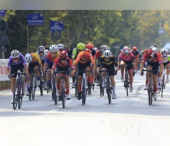 Agata Campana (Bft Burzoni VO2 Team Pink) splende a Racconigi
