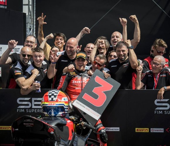 Tripletta di podi a Misano per Yari. Contatto e caduta per Bautista in Gara 2