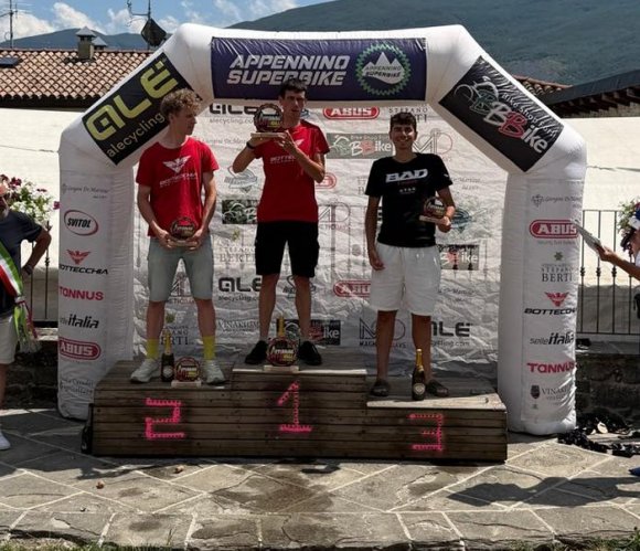 Valdrighi fa il vuoto all’Appennino MTB Race