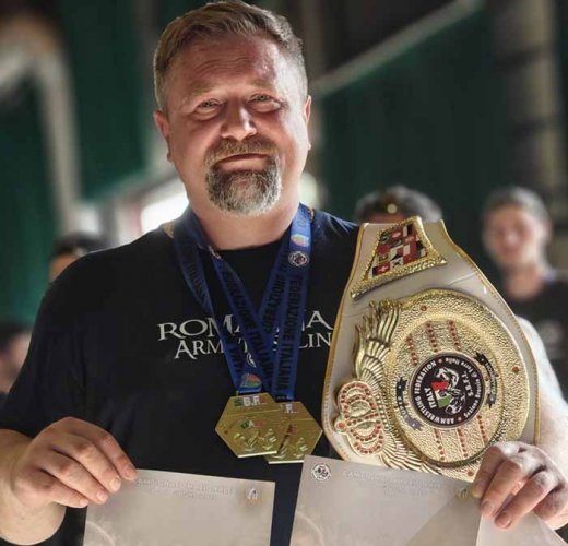 Pioggia di medaglie e orgoglio per Romagna Armwrestling