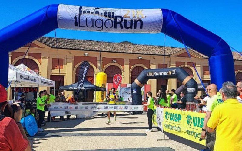 Il successo di Lugorun, la citt invasa da migliaia di persone per una festa collettiva