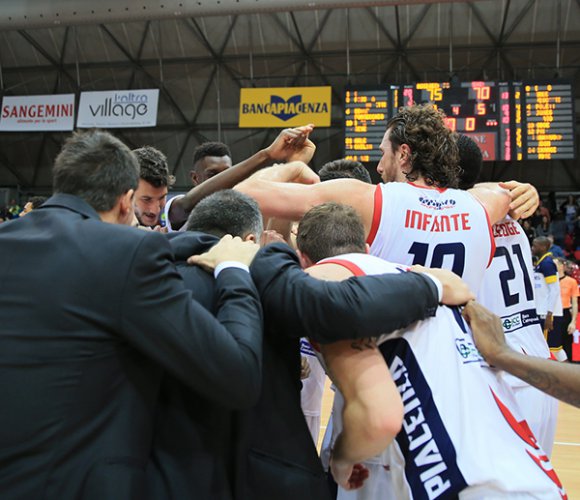 Assigeco Piacenza  Tezenis Verona  75-70