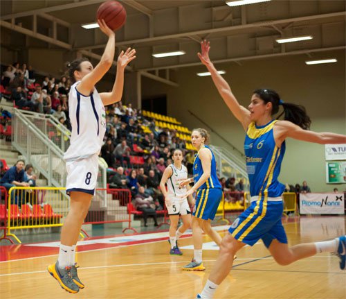 Magika Castel San Pietro Terme - Defensor Viterbo 58-49 (parziali: 8-10, 19-17, 13-12, 18-10)