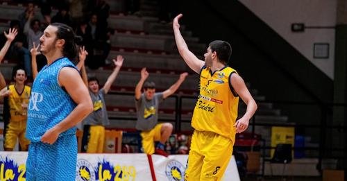 Pallacanestro Budrio  Cestistica Argenta 64-55 (20-15, 37-29, 48-47)