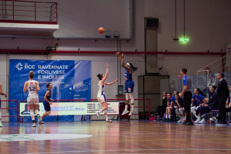 E-Work Faenza - Famila Wuber Schio 55 - 82 (19-26, 34-44, 44-60, 55-82)