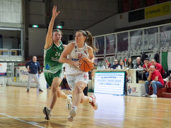 A2  Femminile Girone B - Vicenza vince la sfida salvezza, bene Udine e Bolzano