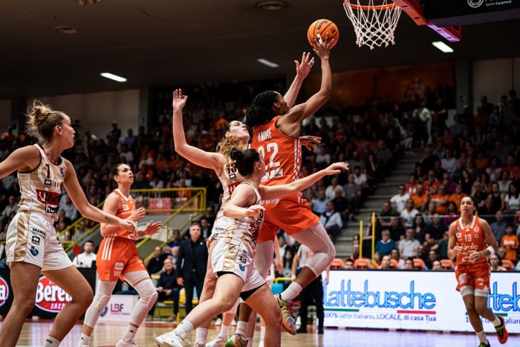 Famila Wuber Schio - Umana Reyer Venezia 86 &#8211; 79*d1ts (2-0)