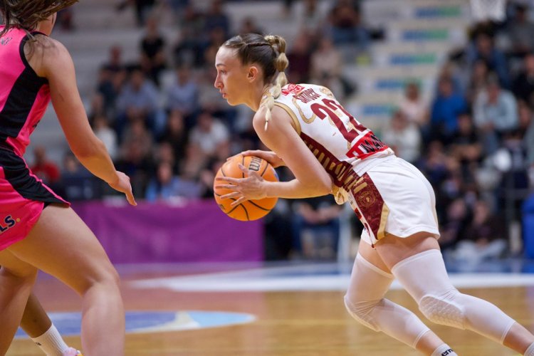 People Strategy Panthers Roseto - Umana Reyer Venezia 63 - 64 (0-2)