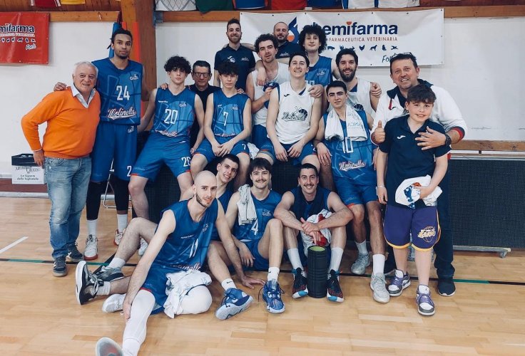 Chemifarma Bask�rs Forlimpopoli  - Pallacanestro Molix Molinella  64 - 71
