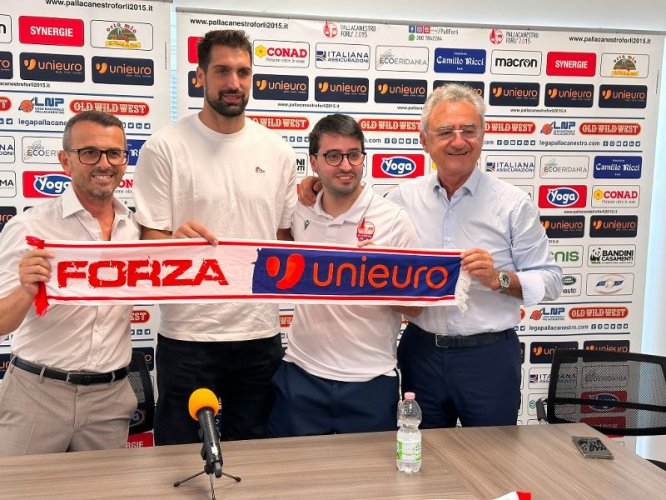 La Pallacanestro 2.015 Unieuro Forl� presenta Fabio Mian