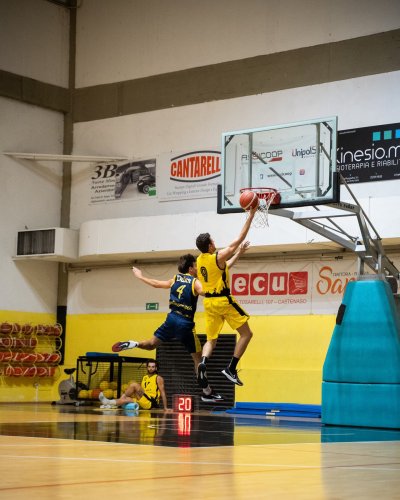 Virtus Medicina 72 - 66  Angels Dulca Santarcangelo