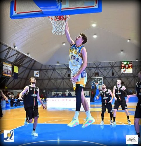 Dulca Santarcangelo – Giovane Robur Basket Osimo 86-66 (17-19, 48-34, 73-49)