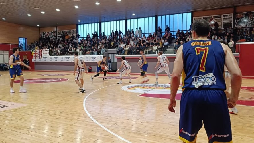Esperia Cagliari - Italservice Loreto  84 - 66
