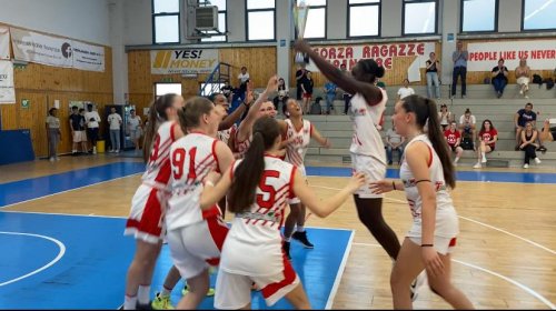 Vis Rosa Ferrara  - FBK Fiore Basket Valdarda  33 – 83