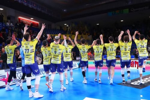Lube Civitanova – Valsa Group Modena 2-3 (17-25, 22-25, 25-17, 25-18, 13-15)