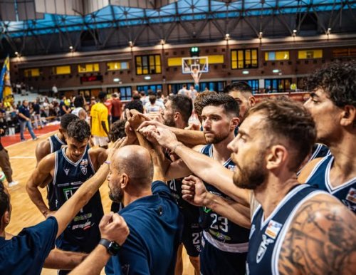 Pallacanestro Fortitudo Flats Service Bologna : Umberto Stazzonelli si opera venerd� a Viillalba .