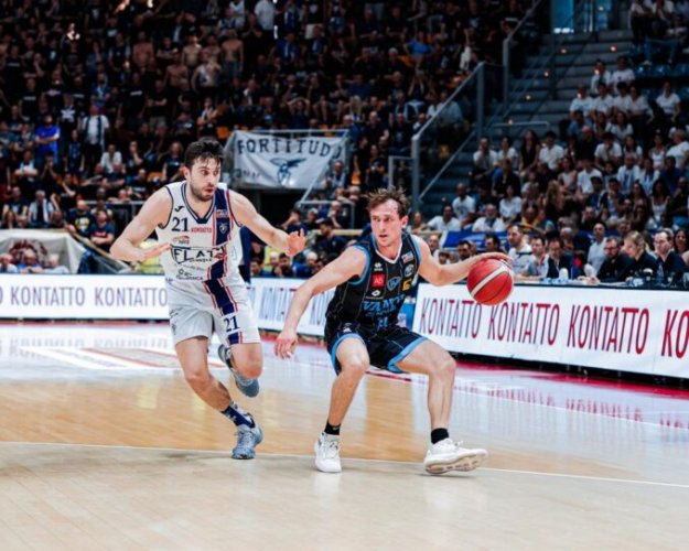 Flats Service Fortitudo Bologna-Vanoli Basket Cremona 93-92