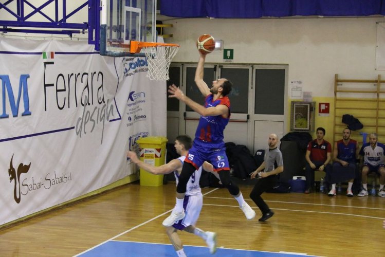 Il Bologna Basket 2016  espugna Ferrara. Sesta vittoria di  fila  77- 76