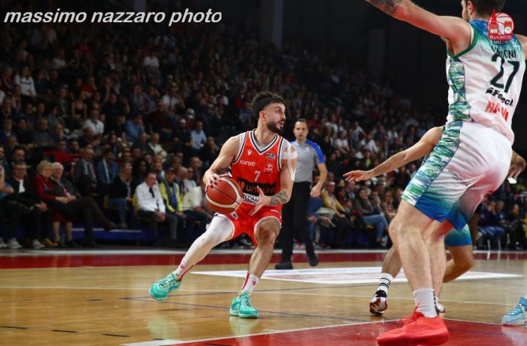 Rinascita Basket Rimini - Pallacanestro  2.015 Unieuro Forl 68-80 (26-23; 24-17; 8-19; 10-21)