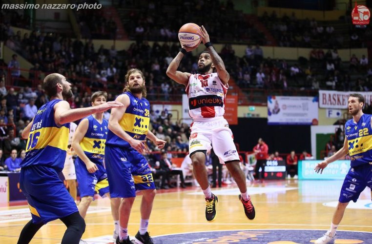 Pallacanestro 2.015 Forl� : Unieuro, settima vittoria di fila: battuta Montegranaro!