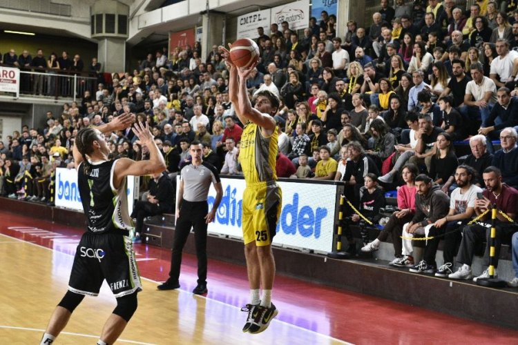 Virtus Neupharma Imola-Blacks Faenza 62-77 (10-26; 28-42; 52-58)