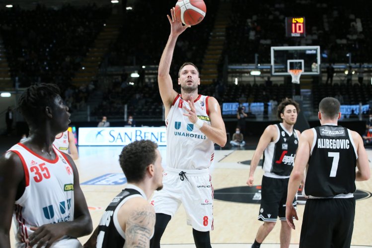 Pallacanestro Reggiana Unahotels , Colpaccio alla Virtus Segafredo Arena!!!