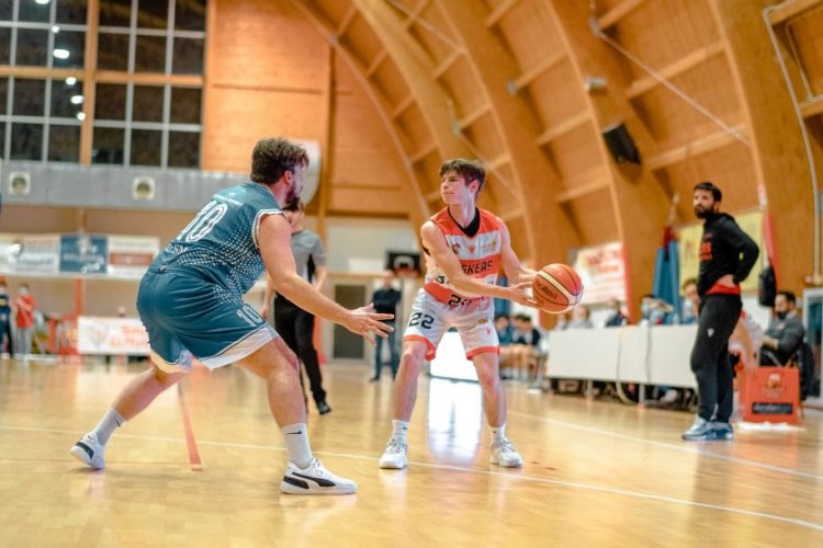 Pre - partita  Baskrs Forlimpopoli - Ferrara Basket 2018