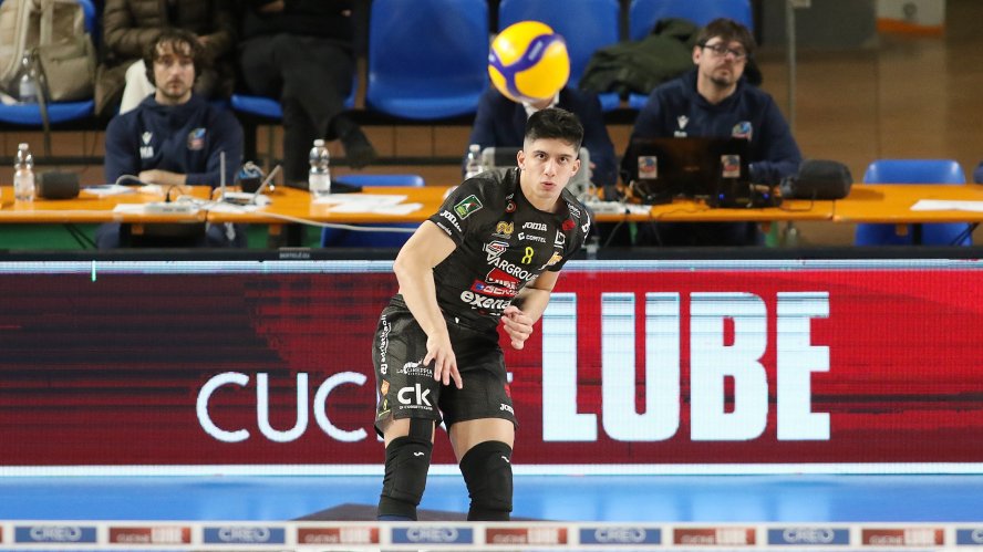 Il "classico" sabato alle 18, Lube a Modena con i tifosi.