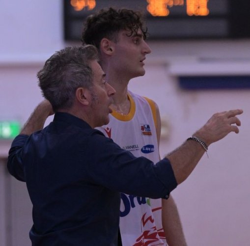 Basket Ravenna: Il prepartita con l'Andrea Costa Imola  di coach Bernardi.