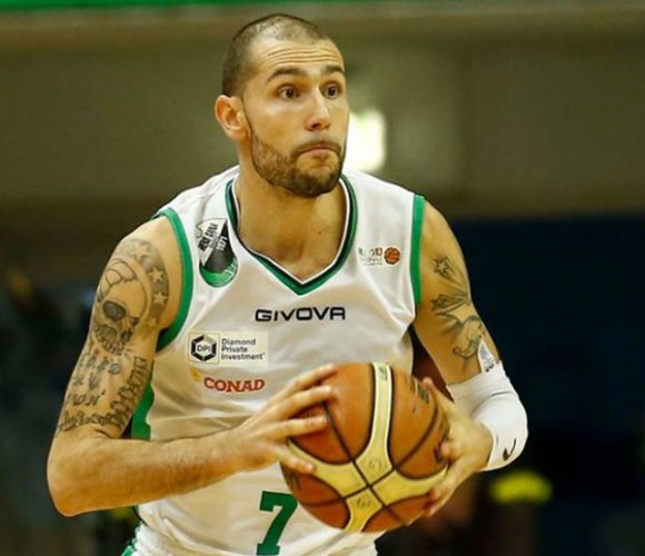 Il Porto Sant’Elpidio Basket firma Stefano Borsato