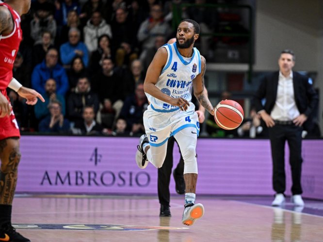 Dinamo Banco di Sardegna  Sassari - Pallacanestro UnaHotels  Reggio Emilia  99-102