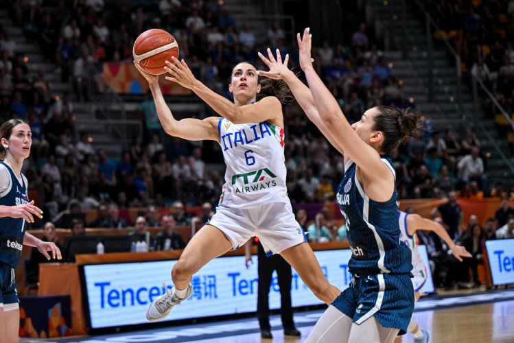 Women&#8217;s EuroBasket, Italia-Slovenia 77-66 (Keys e Pasa 15).
