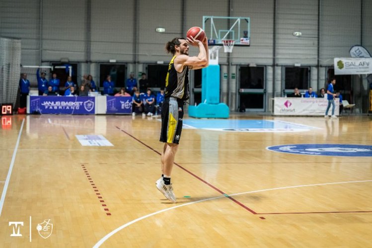 Janus Fabriano vs Virtus Neupharma Imola  79  –   57  (14-20; 40-29; 61-38)