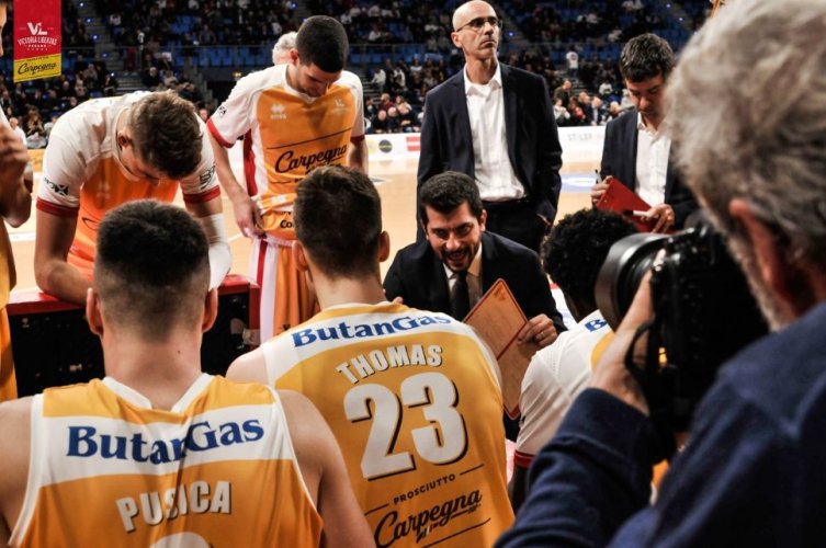 Coach Federico Perego presenta Carpegna Prosciutto Pesaro vs Vanoli Cremona PP