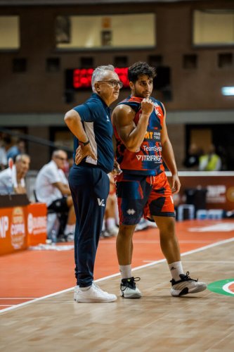 Coach Giorgio Valli presenta CMT Orange Tools Pesaro - Ferraroni Juvi Cremona