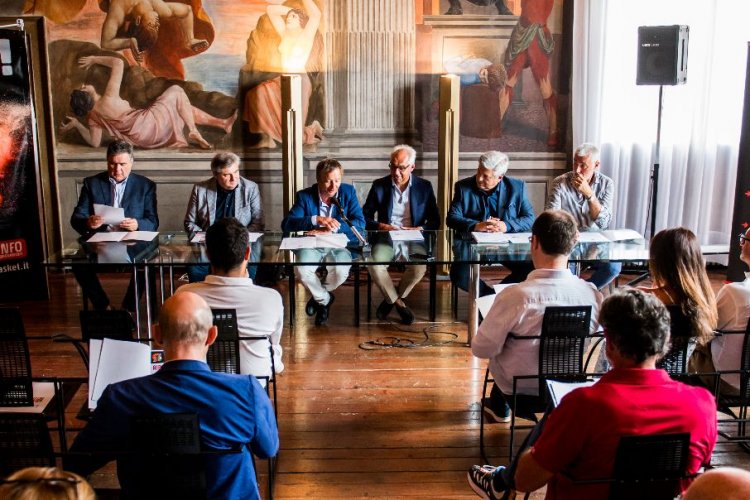 Ferrara Basket 2018  -  Riparti Con Noi -