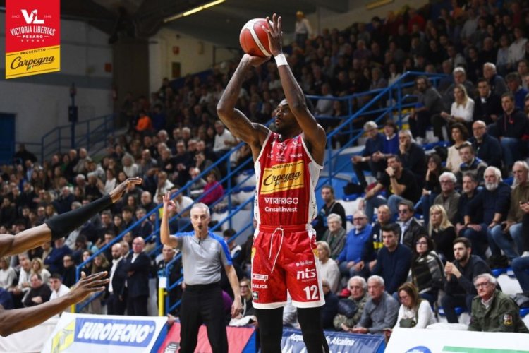 Quincy Ford assente in Carpegna Prosciutto Basket Pesaro - Nutribullet Treviso