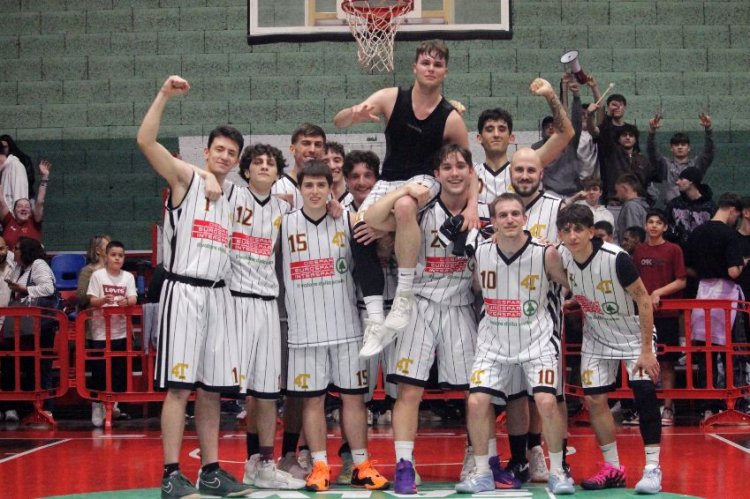 Despar 4 Torri 64 – 57 Basket Estense 2011 (19-15; 37-30; 51-45)
