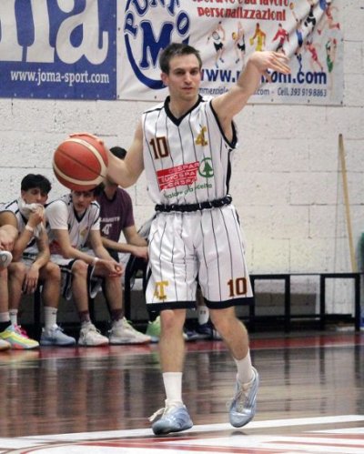 4 Torri Despar Ferrara  - Gara 1 dei quarti va al Basket Estense. Mercoled� gara 2 al Pala Aeffe