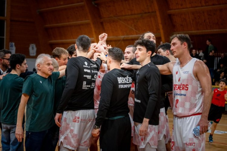 Canusium Basket-Chemifarma Bask�rs Forlimpopoli   91-63 (27-12, 49-25, 78-42, 91-63)