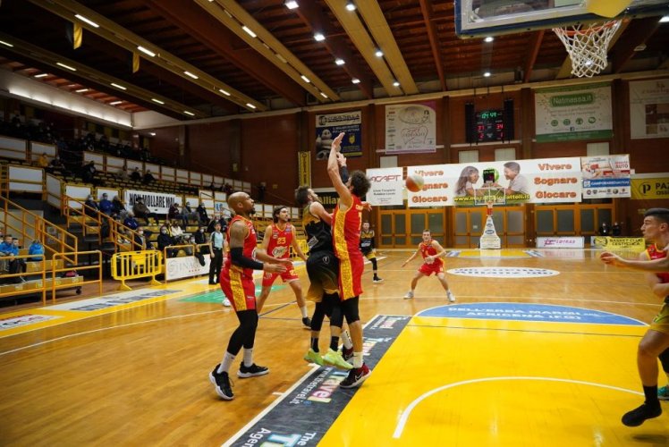 Basket Ravenna OraS torna a casa e ospita San Severo.