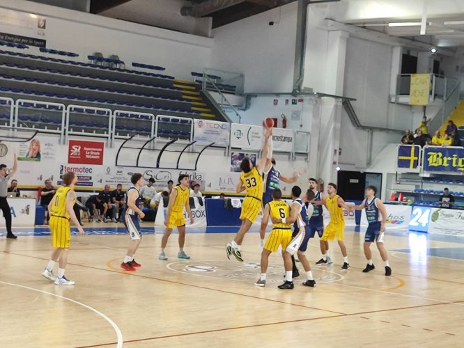 Svethia Recanati – Dinamo Brindisi 75-63