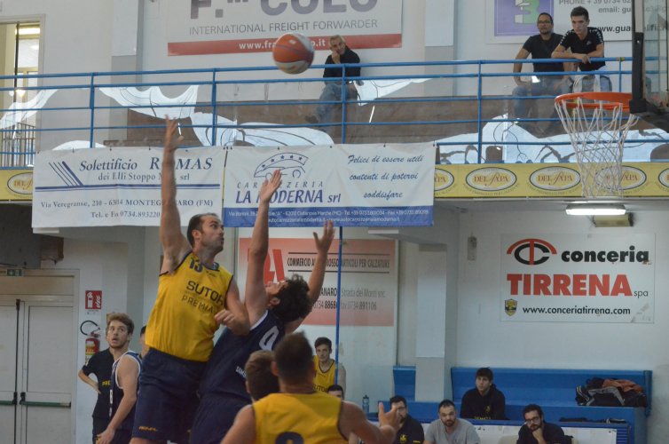 Giulia Basket Giulianova vs Sutor Basket Montegranaro  75 - 69