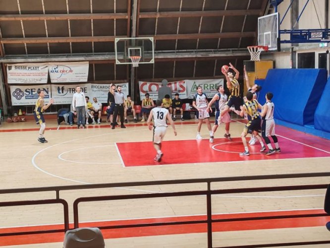 Real Basket Club Pesaro - Sutor Montegranaro 64-75