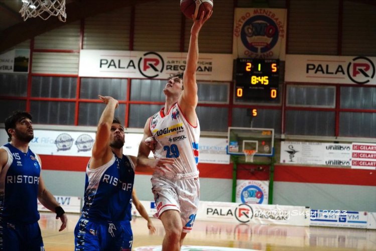 Logimatic Group Ozzano vs Janus Basket Fabriano 85-58 (12-20; 37-34; 58-44)