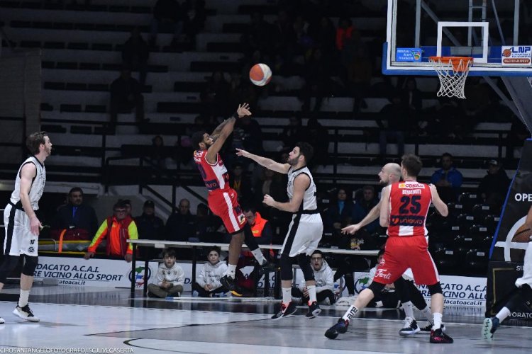 Sporting Club Juve Caserta   vs   Pall. 2.015 Unieuro Forl�  62 - 83