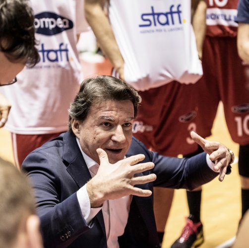 Domenica Stings in trasferta sul parquet della capolista Ravenna