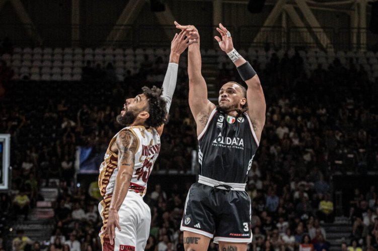 Virtus Olidata Bologna vs Umana Reyer Venezia: 98-79   (29-16, 62-42, 82-54)
